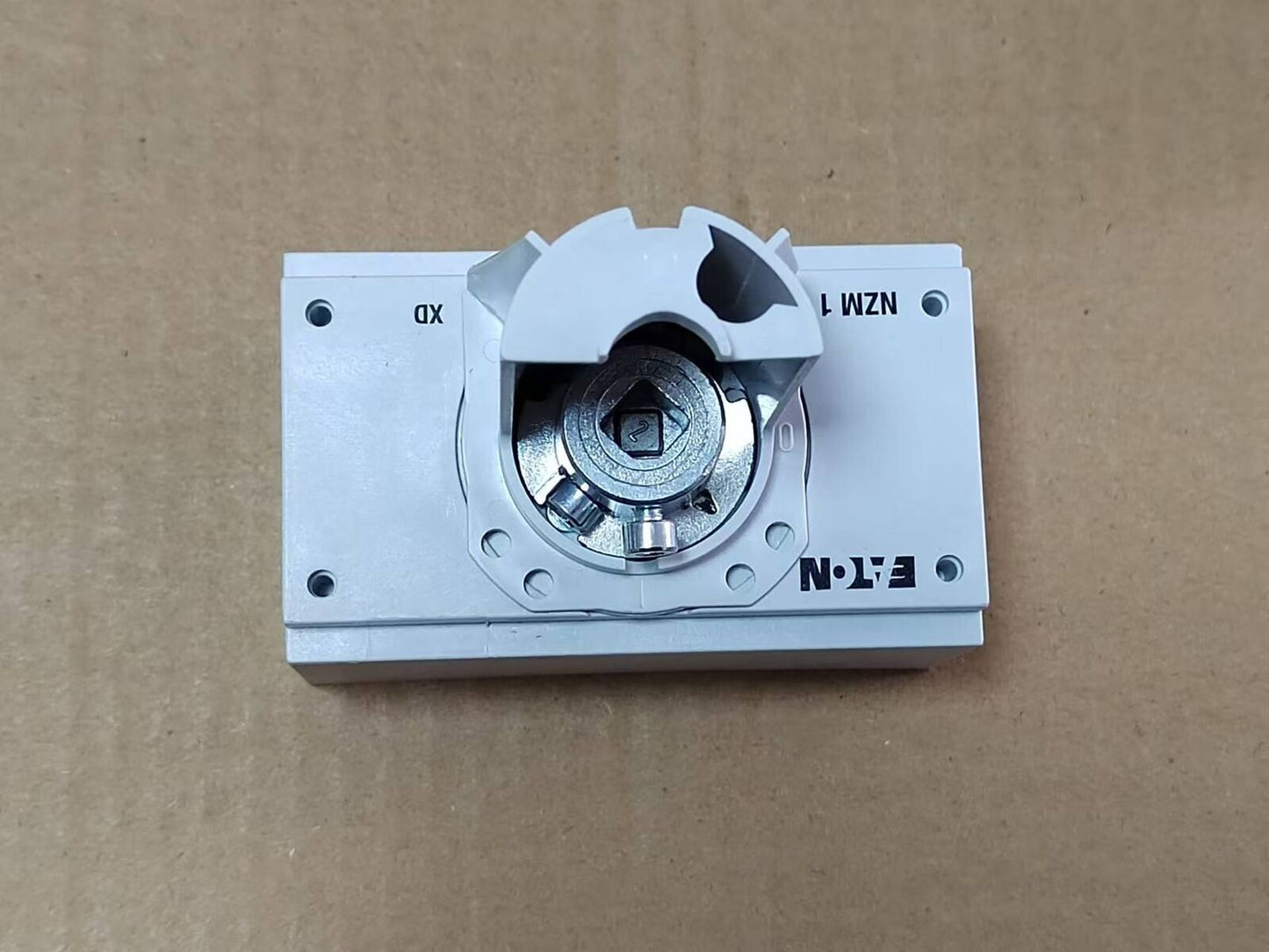1PCS Eaton Moeller NZM1-XTVD NZM1XTVD Rotary Handle In Box