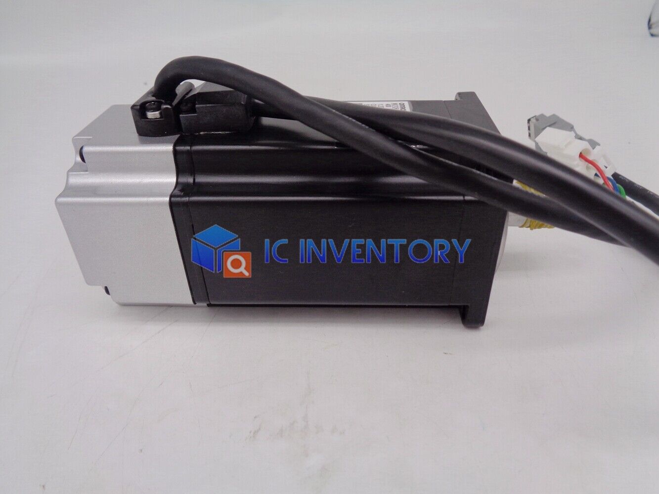 new 1PCS ones OMRON AC SERVO MOTOR R7M-A40030-S1 - OMRON
