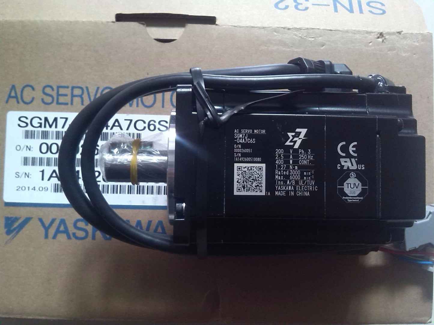 YASKAWA AC SERVO MOTOR SGM7J-04A7C6S SGM7J04A7C6S