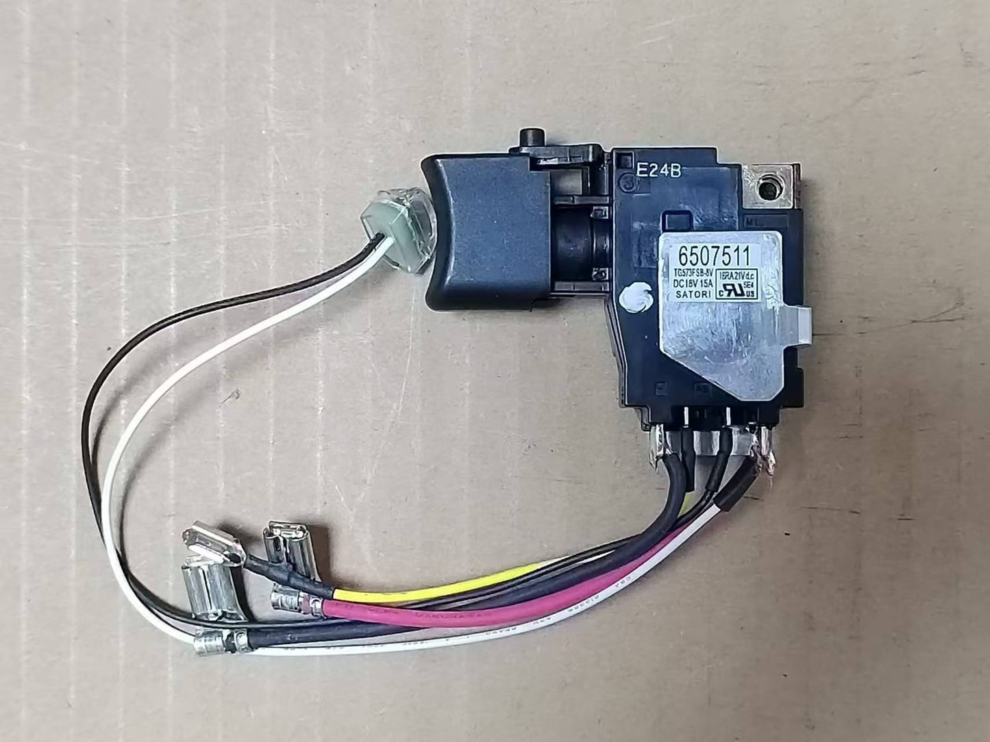 used 1PC Makita Switch 6507511 TG573FSB-8V DC18V 15A
