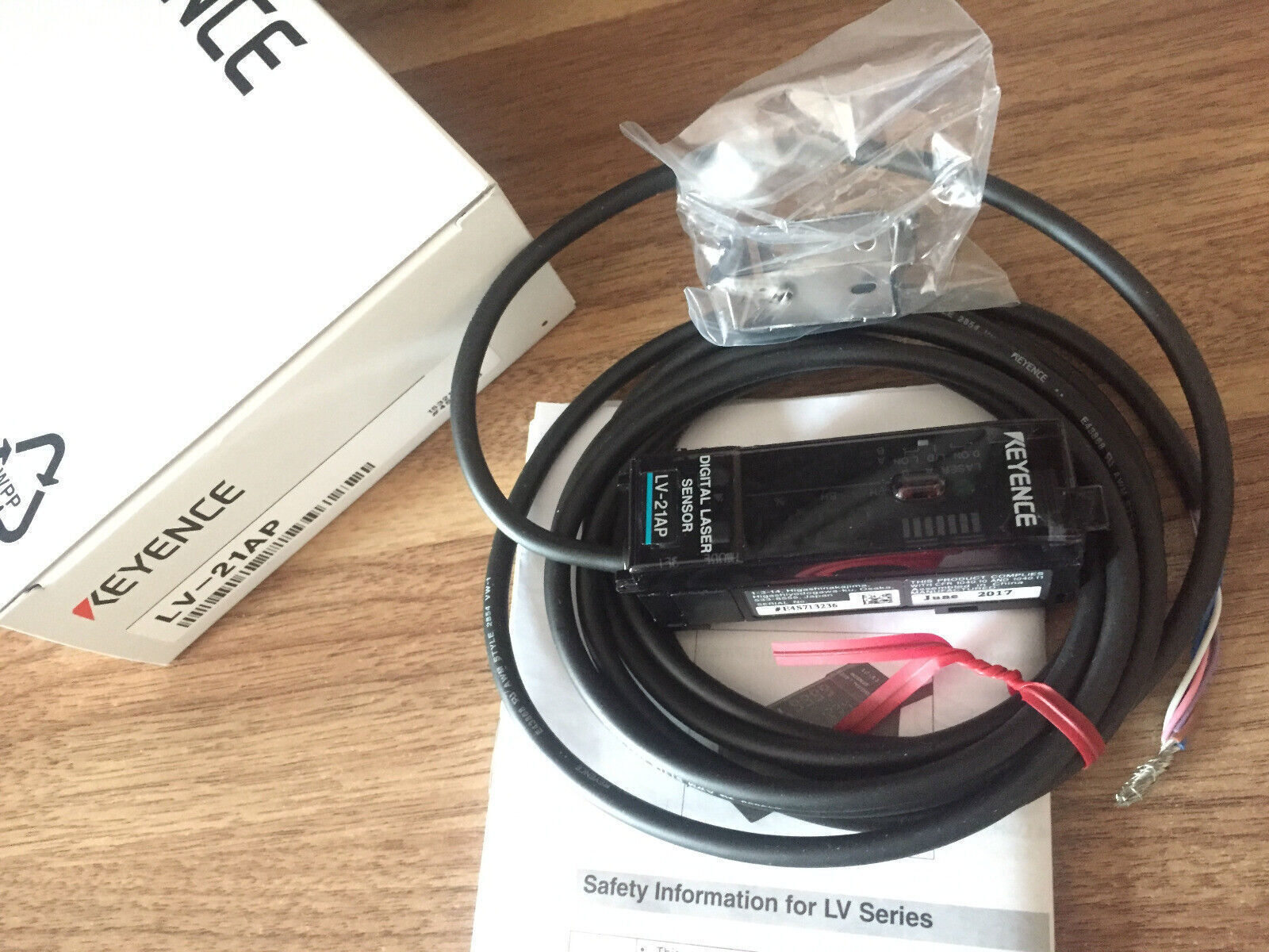 new 1PC Keyence LV-21AP Laser Sensor LV21AP In Box - KEYENCE