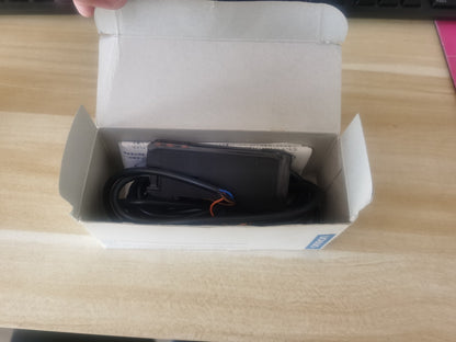 1PC Omron E2C-EDA11 E2CEDA11 Proximity Sensor 2m In Box