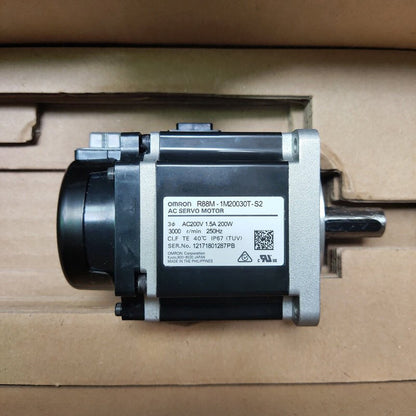 Omron R88M-1M20030T-S2 Servo Motor tested good - OMRON