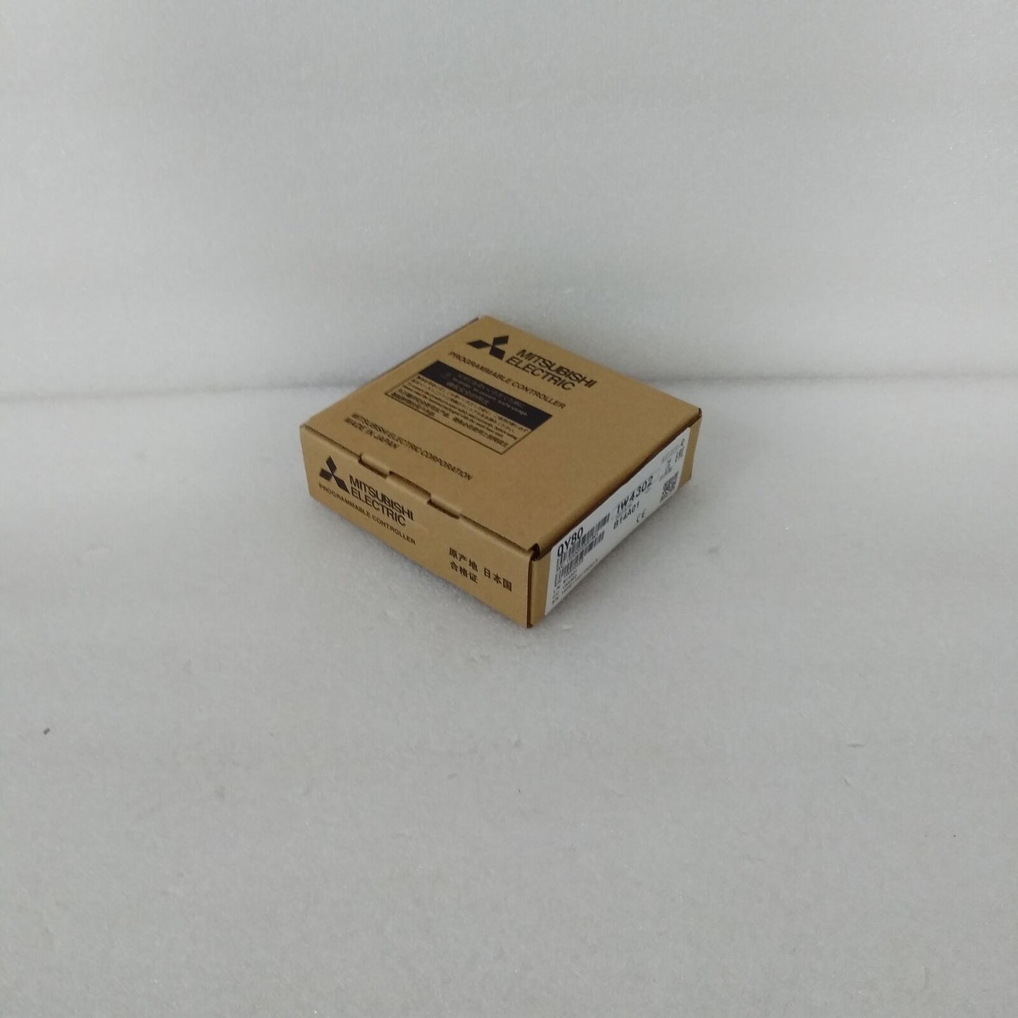 MITSUBISHI PLC QY80 - Temperature Controller with 24-hour Response Time - MITSUBISHI