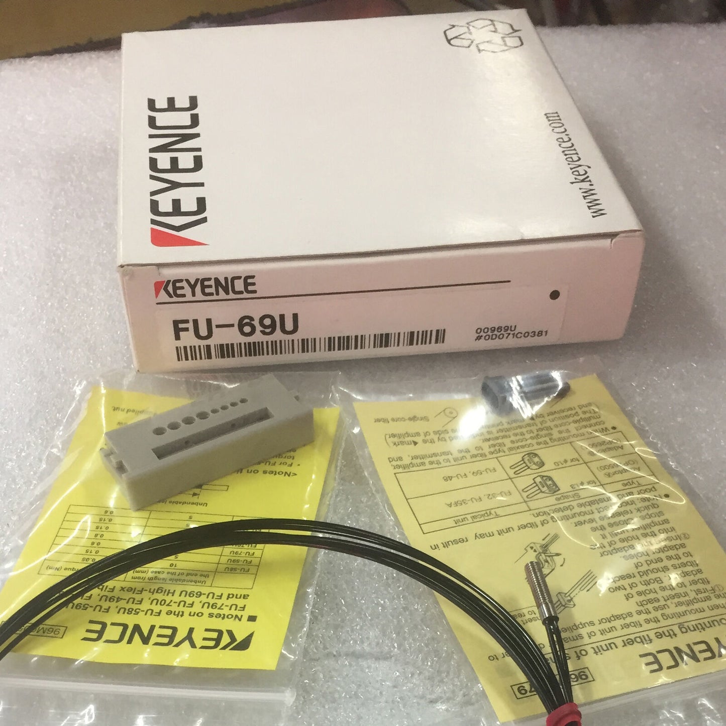 ONE Fiber Optic Sensor - KEYENCE FU-69U Stock Available - KEYENCE