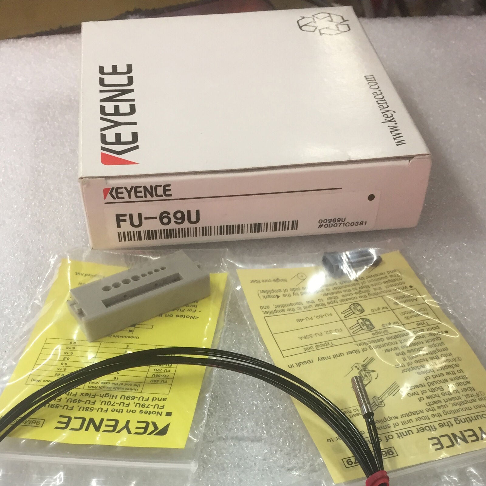 ONE Fiber Optic Sensor - KEYENCE FU-69U Stock Available - KEYENCE