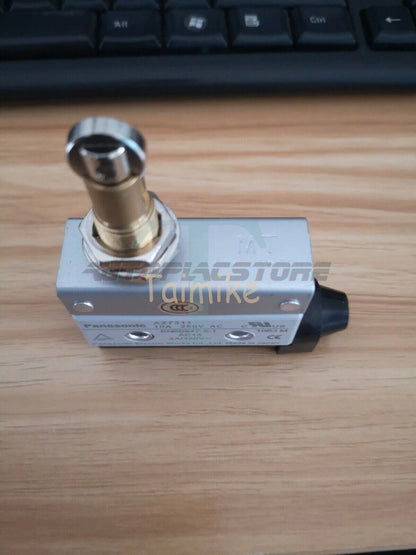 (1Pcs) Panasonic AZ7311 Limit Switch