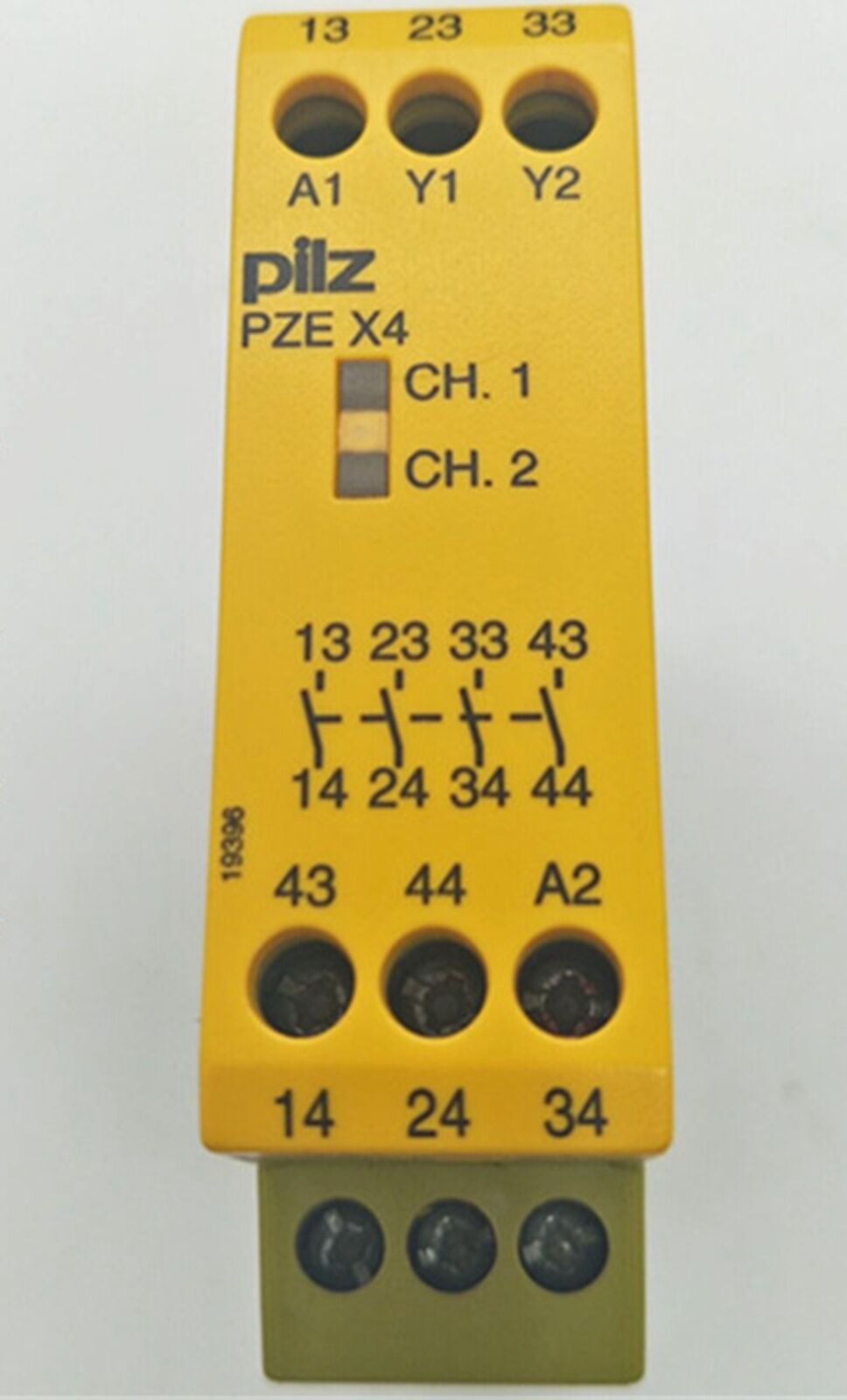 PILZ PZE X4 774585 Safety Relay 24 VDC PILZ