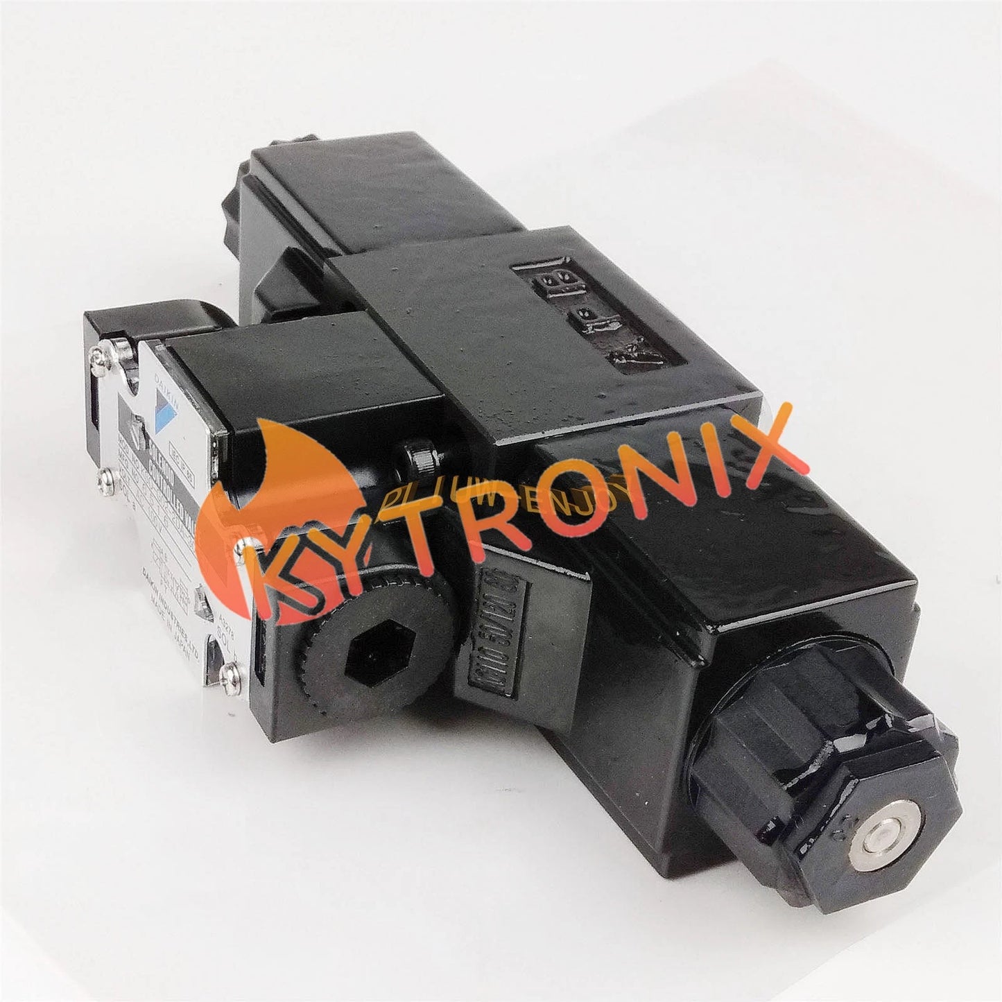 1PCS DAIKIN KSO-G02-2DA-30EN Solenoid Valve KSOG022DA30EN