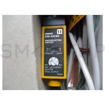 new In Box OMRON E3S-X3CB4 Photoelectric Switch