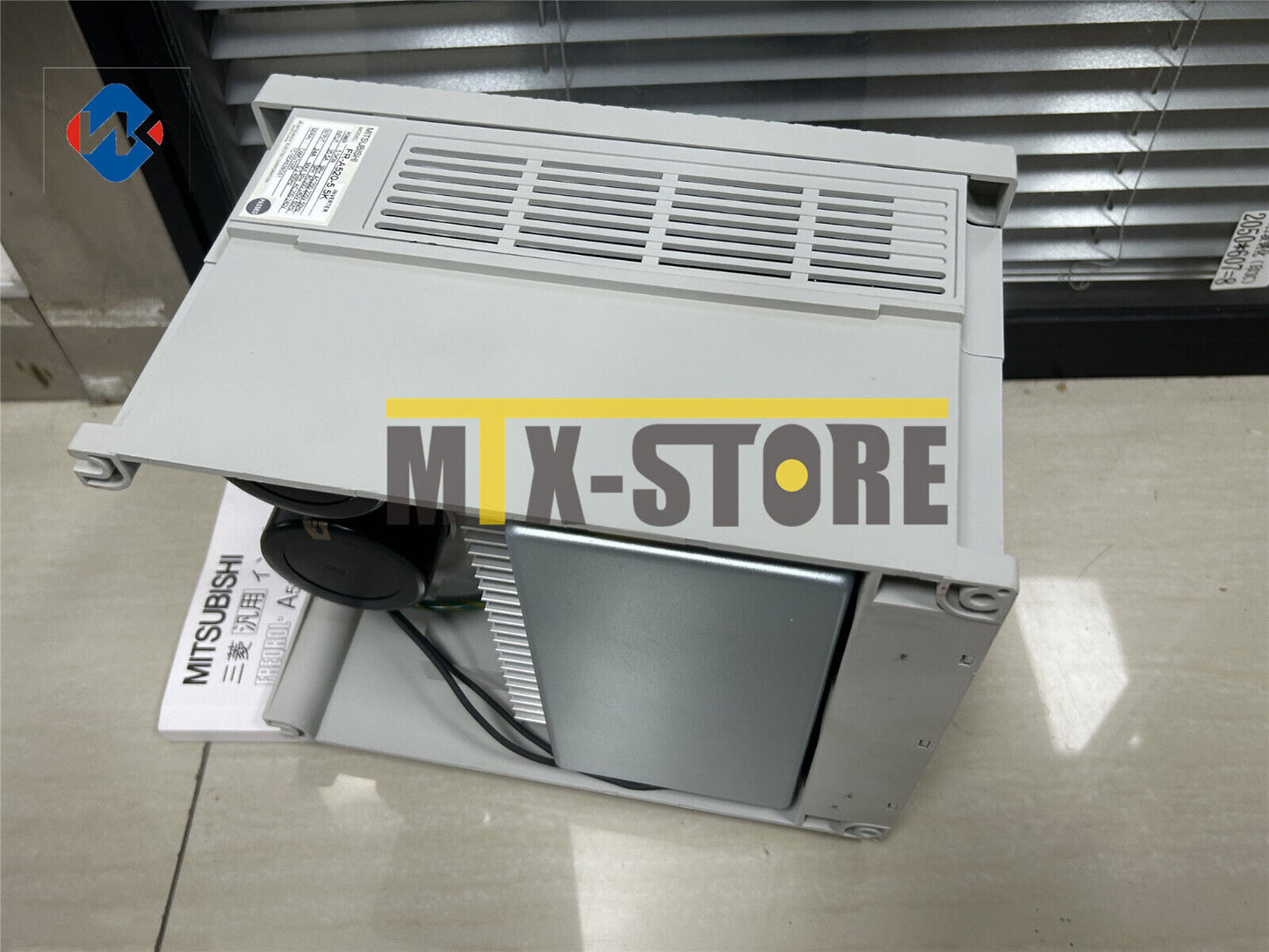 new 1PCS Mitsubishi FR-A520-5.5K Frequency changer - MITSUBISHI