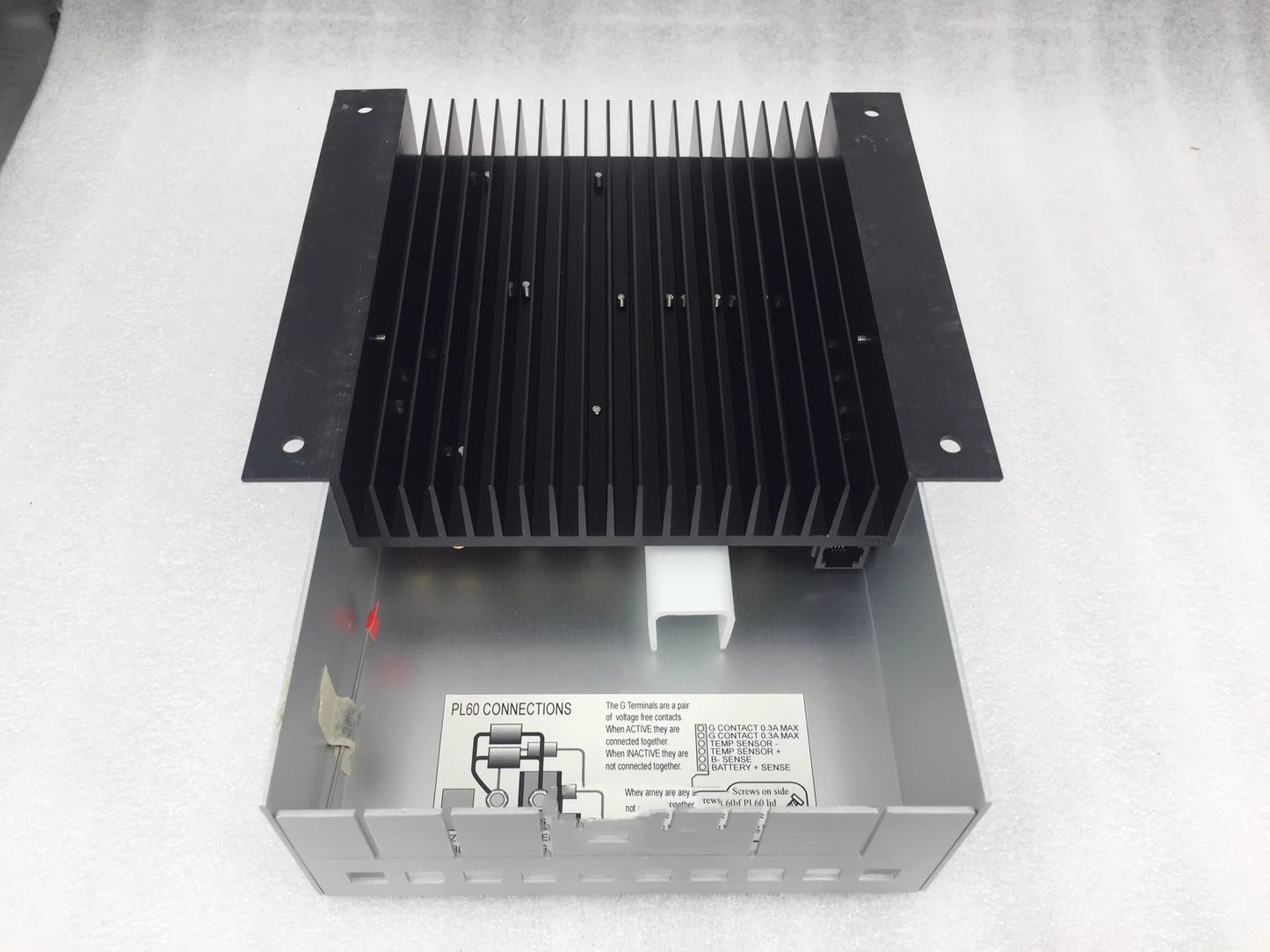 1Pcs Load Solar Charge Controller PL60 12-48V 60A Charge 30A