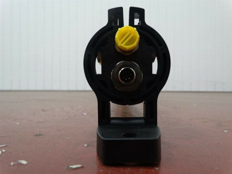 SICK M40Z-043020TT0 SENSOR 24 DC VOLTS (14879 - USED) - High-Performance Sensor Module for Industrial Applications - SICK
