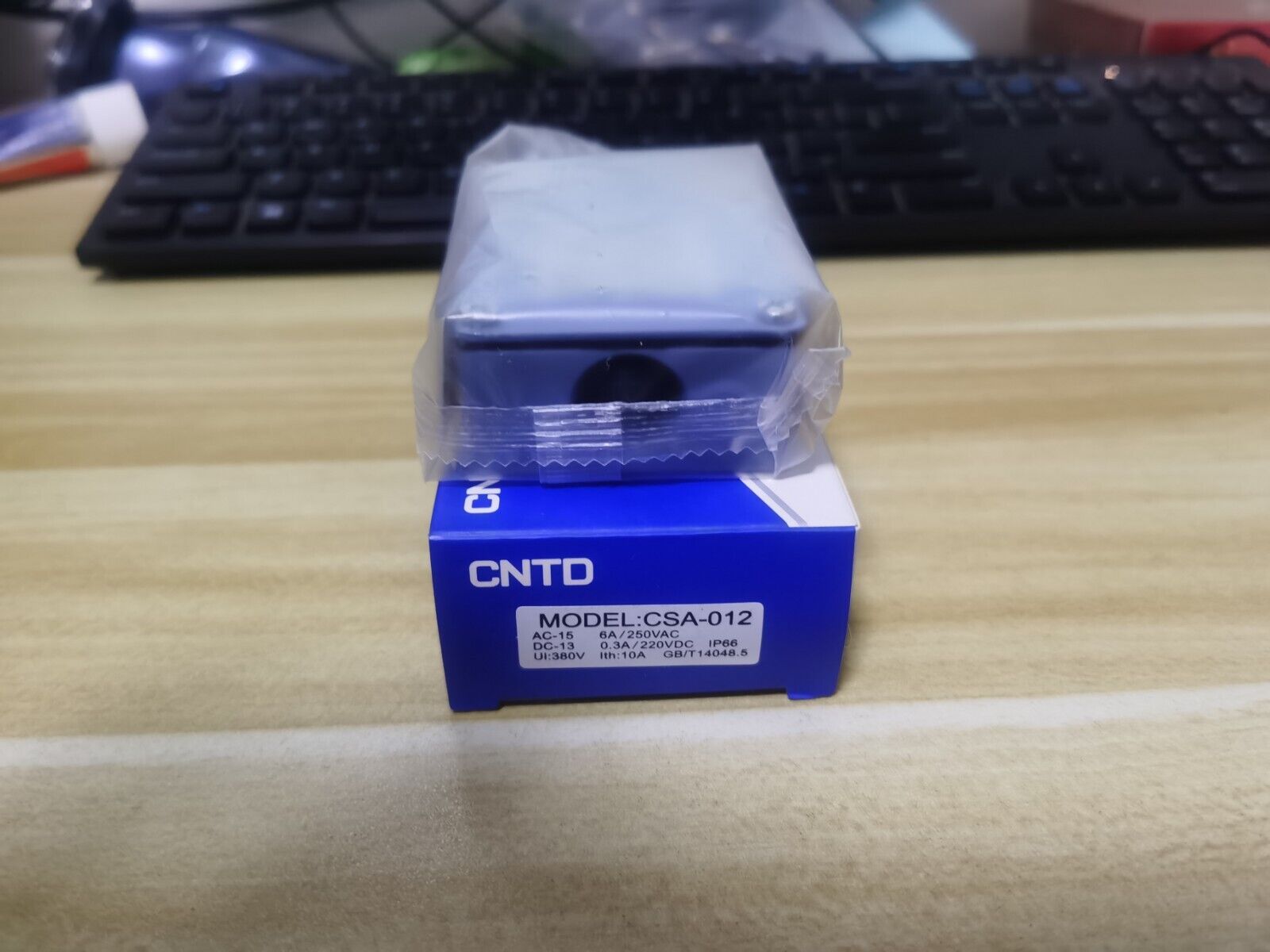 new 1PCS  CNTD CSA-012 CSA012 LIMIT SWITCH  IN BOX