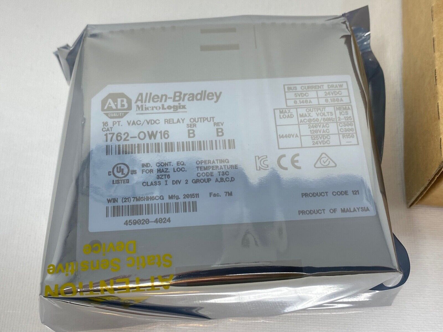 Allen-Bradley MicroLogix 16 PT VAC/DC Relay Output Module - 1762-OW16 - ALLEN-BRADLEY