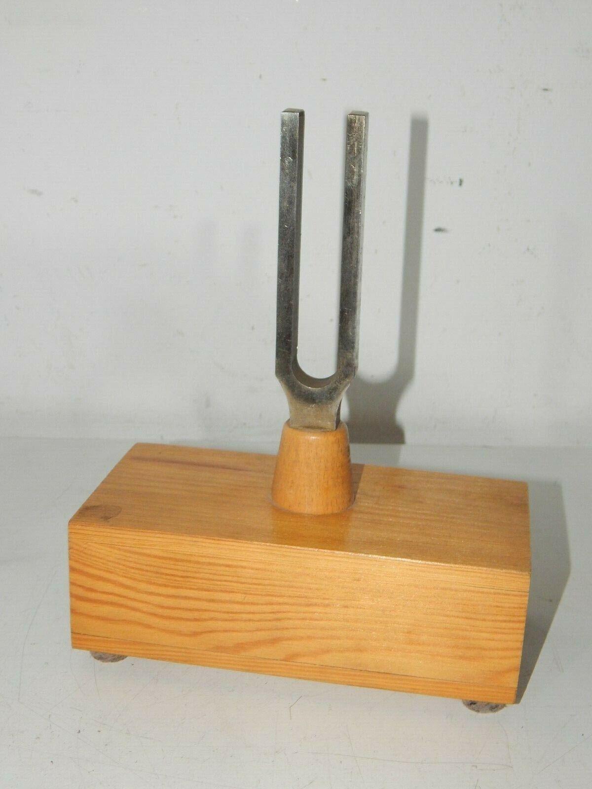 Used Diapason 435 Tuning Fork with Resonance Box for School Aid - DIAPASON