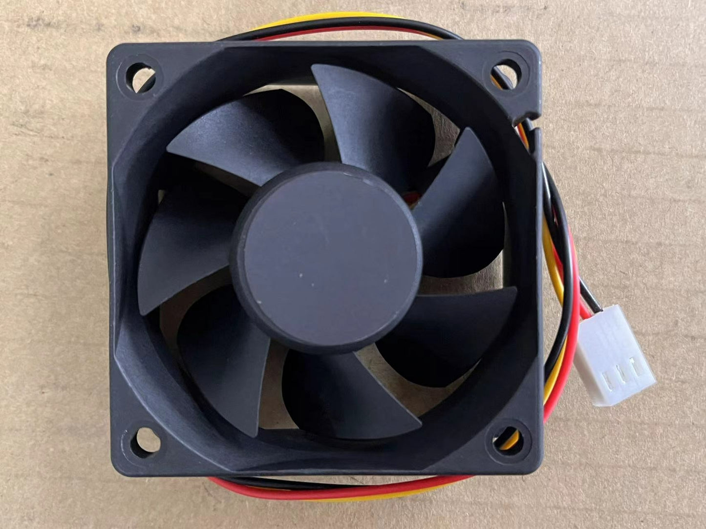 new 1PC SUNON Fan GM2406PTB1-A DC 24V 1.9W 60*60*25MM 3-WIRE