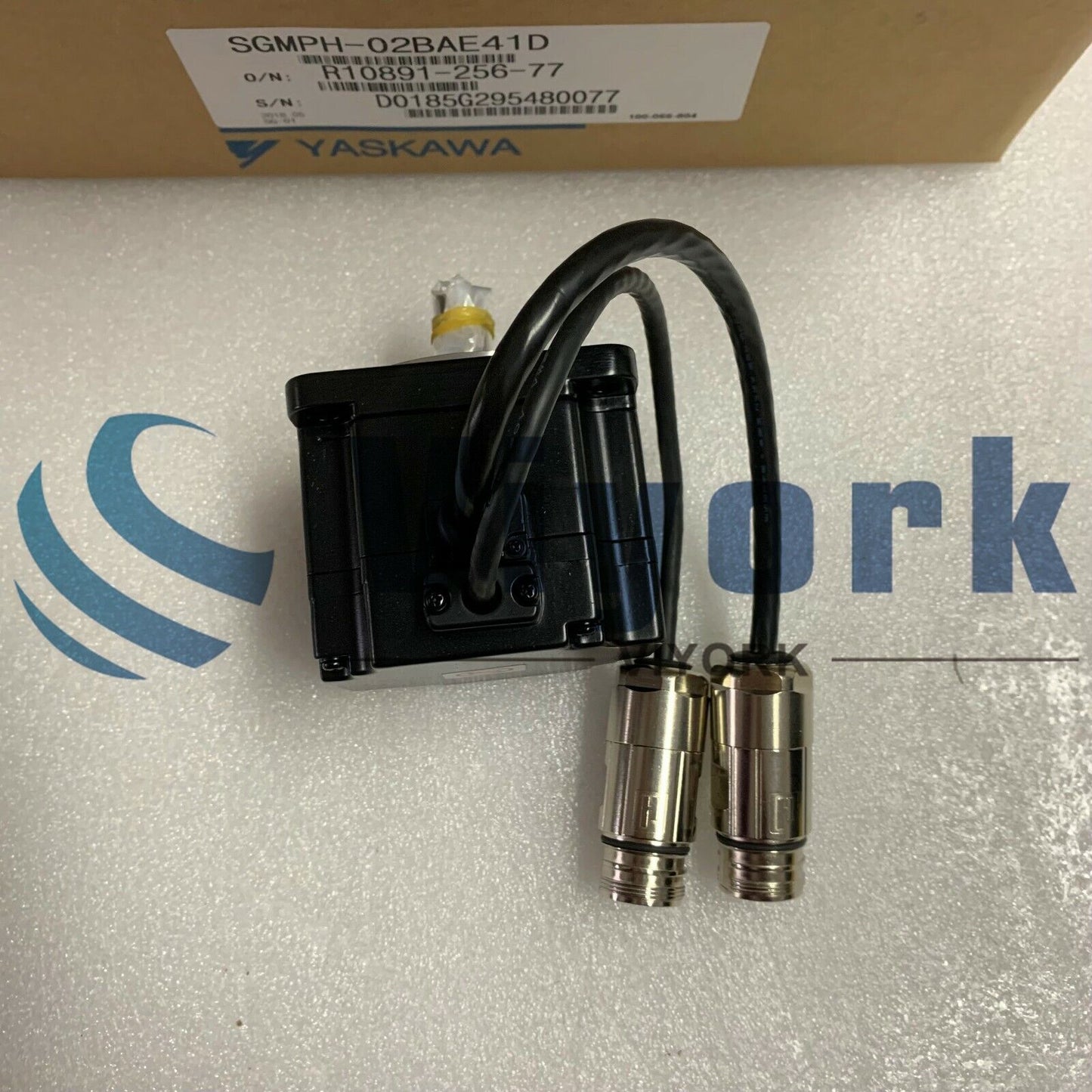 new Yaskawa SGMPH-02BAE41D AC SERVO MOTOR 200VAC 3000RPM 2.7AMP - YASKAWA
