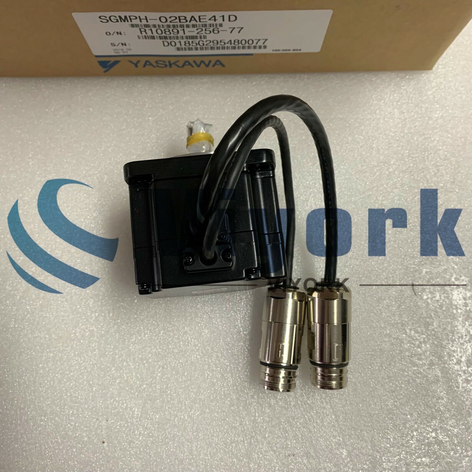new Yaskawa SGMPH-02BAE41D AC SERVO MOTOR 200VAC 3000RPM 2.7AMP - YASKAWA