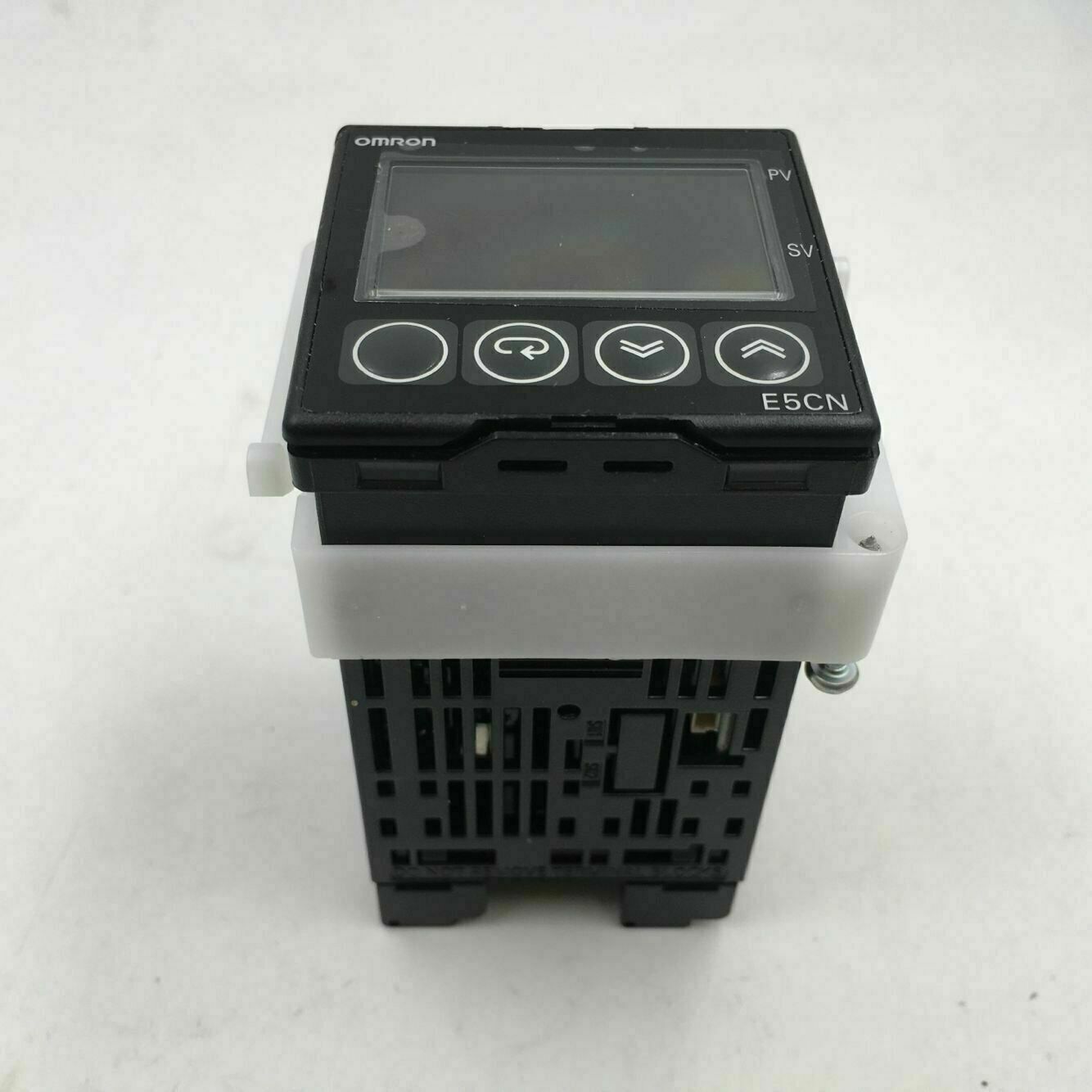 new 1PC  Omron E5CN-Q2T Temperature Controller 100-240V In Box