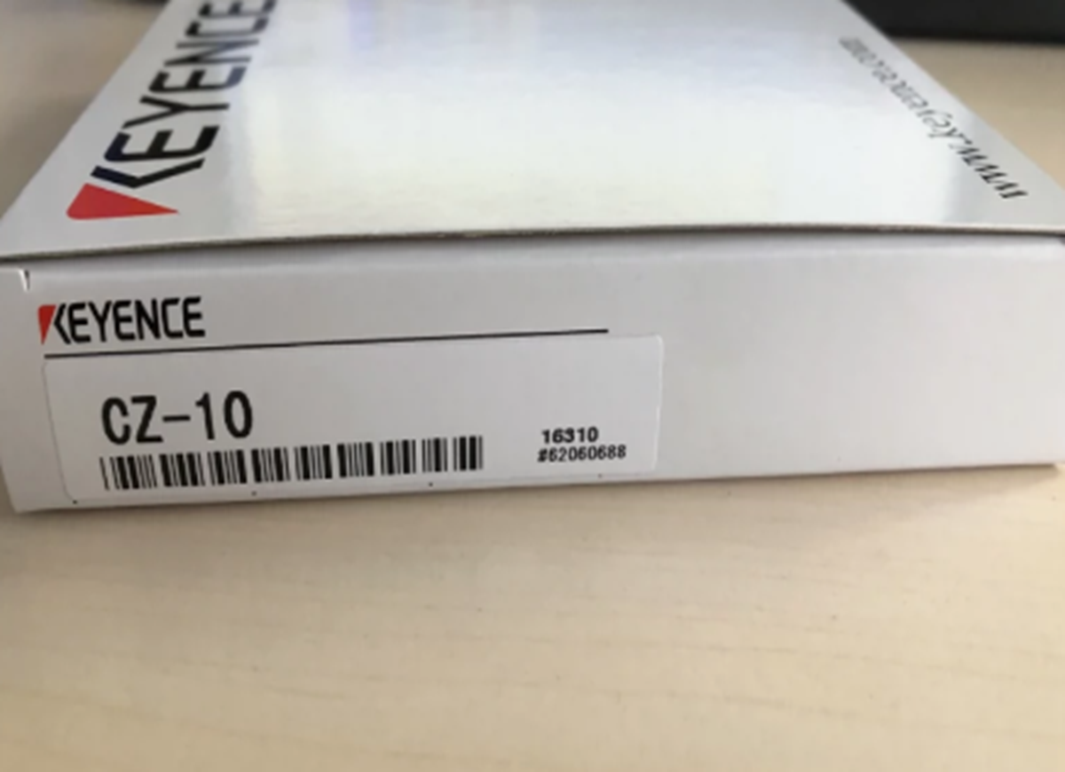 KEYENCE CZ-10 COLOUR FIBER OPTIC REFLECTIVE SENSOR HEAD COMPACT RGB PLC - KEYENCE