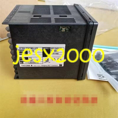 YOKOGAWA 1x UT155-VR Temperature Controller for Industrial Applications - YOKOGAWA