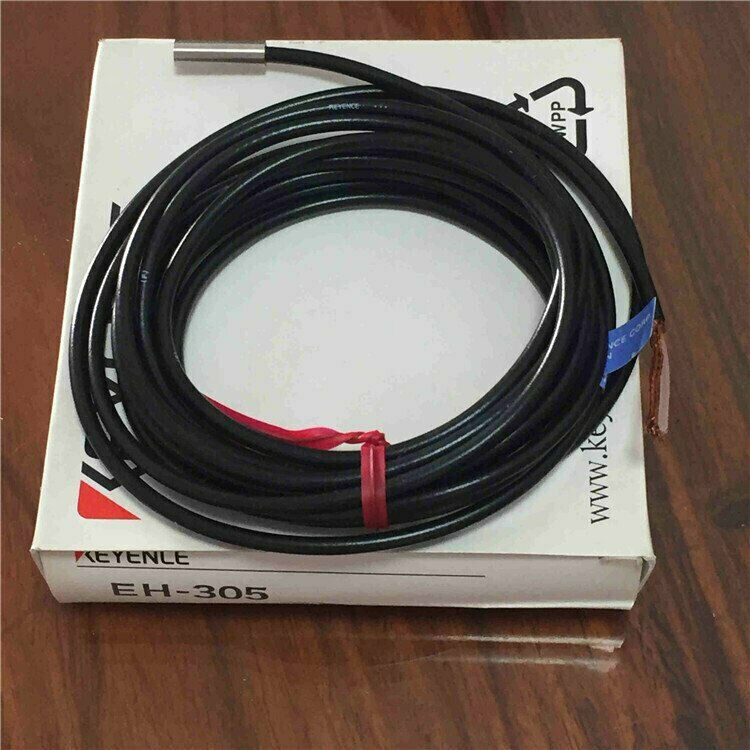 new ONE KEYENCE EH-305 proximity sensor in box shipp - KEYENCE