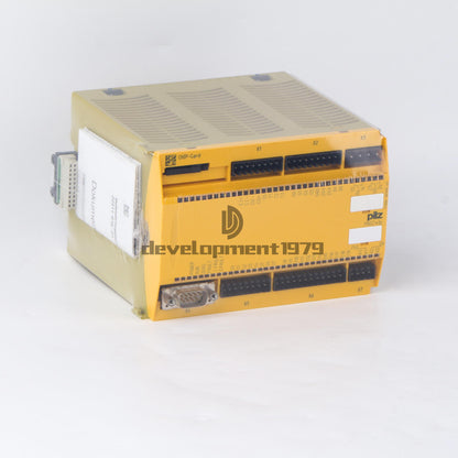 new ONE PILZ 773100 PNOZ M1P Safety Relay Module