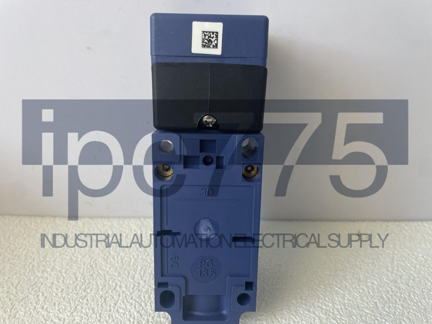 1PCS Schneider XS7C4A1DPG13 Proximity Switch Sensor - High-Quality Proximity Sensor Unit - SCHNEIDER