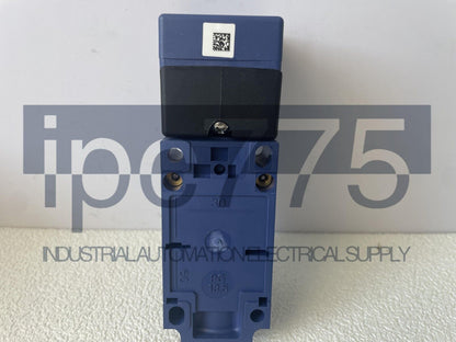 1PCS Schneider XS7C4A1DPG13 Proximity Switch Sensor - High-Quality Proximity Sensor Unit - SCHNEIDER