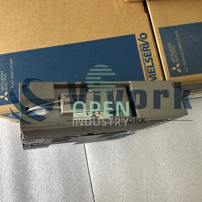 1PCS Mitsubishi MR-J4-40B-RJ SERVO AMP 400W 200V J2S CONVERSION UNIT