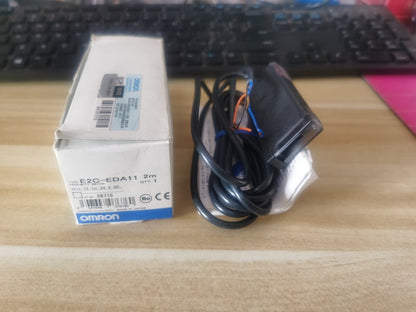 1PC Omron E2C-EDA11 E2CEDA11 Proximity Sensor 2m In Box