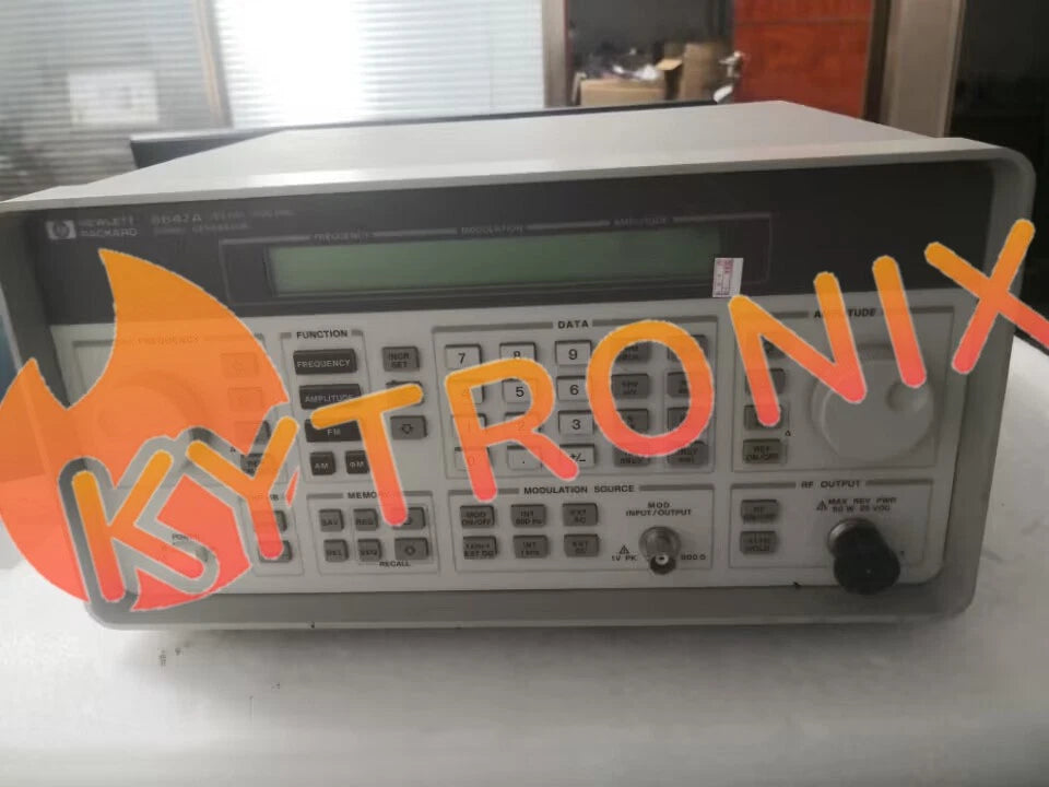 HP/Agilent SIGNAL GENERATOR HP 8647A HP8647A 250kHz-1000MHz