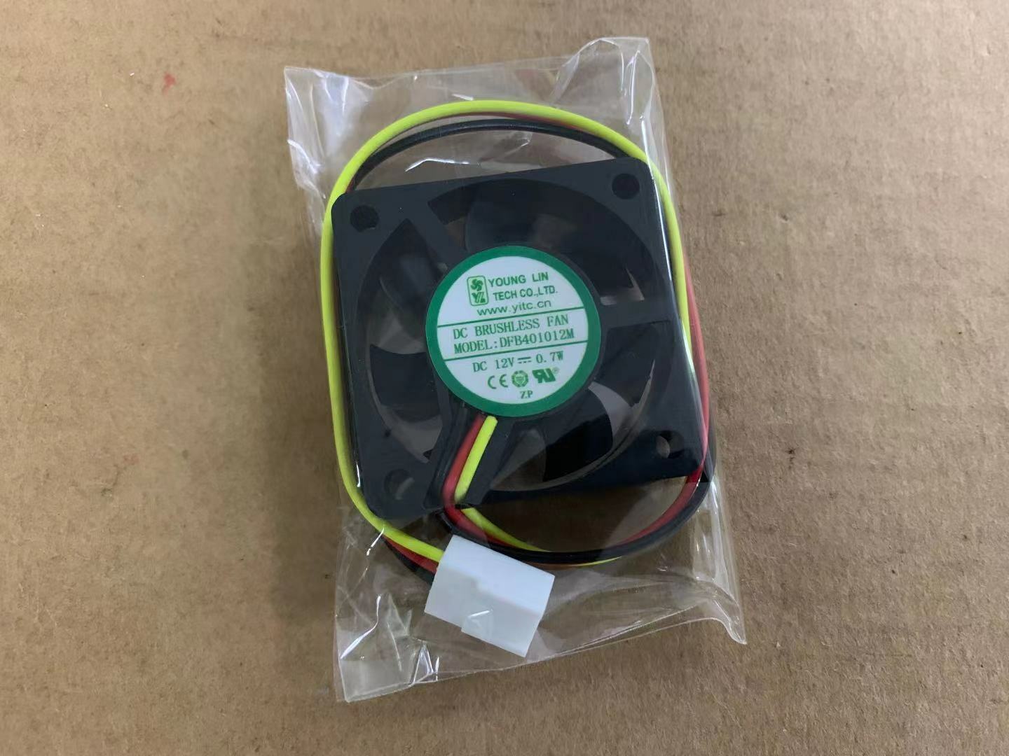 new 1PC YOUNG LIN 4010 12V 0.7W DFB401012M 3-wire cooling fan