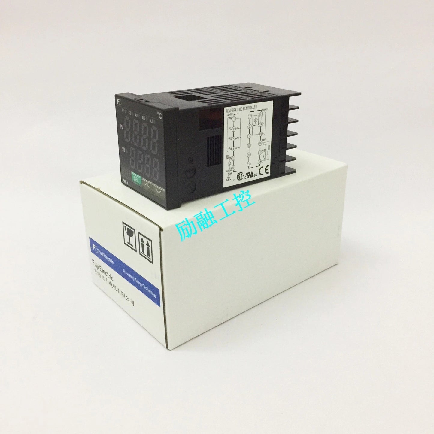 1pcs Fuji thermostat PXR4TCY1-8W000-C