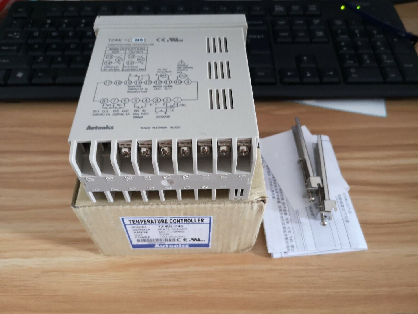 1PCS AUTONICS TZ4W-24S TZ4W24S TEMPERATURE CONTROLLER
