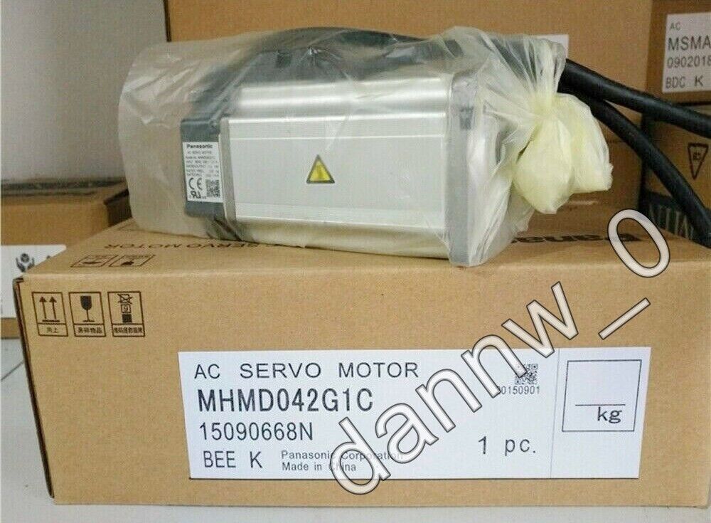 New In Box Panasonic MHMD042G1C Servo Motor - PANASONIC