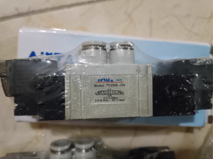 1PC  AirTAC 7V130EJ08B050 7V130E-J08 Solenoid Valve 24VDC  Free Ship