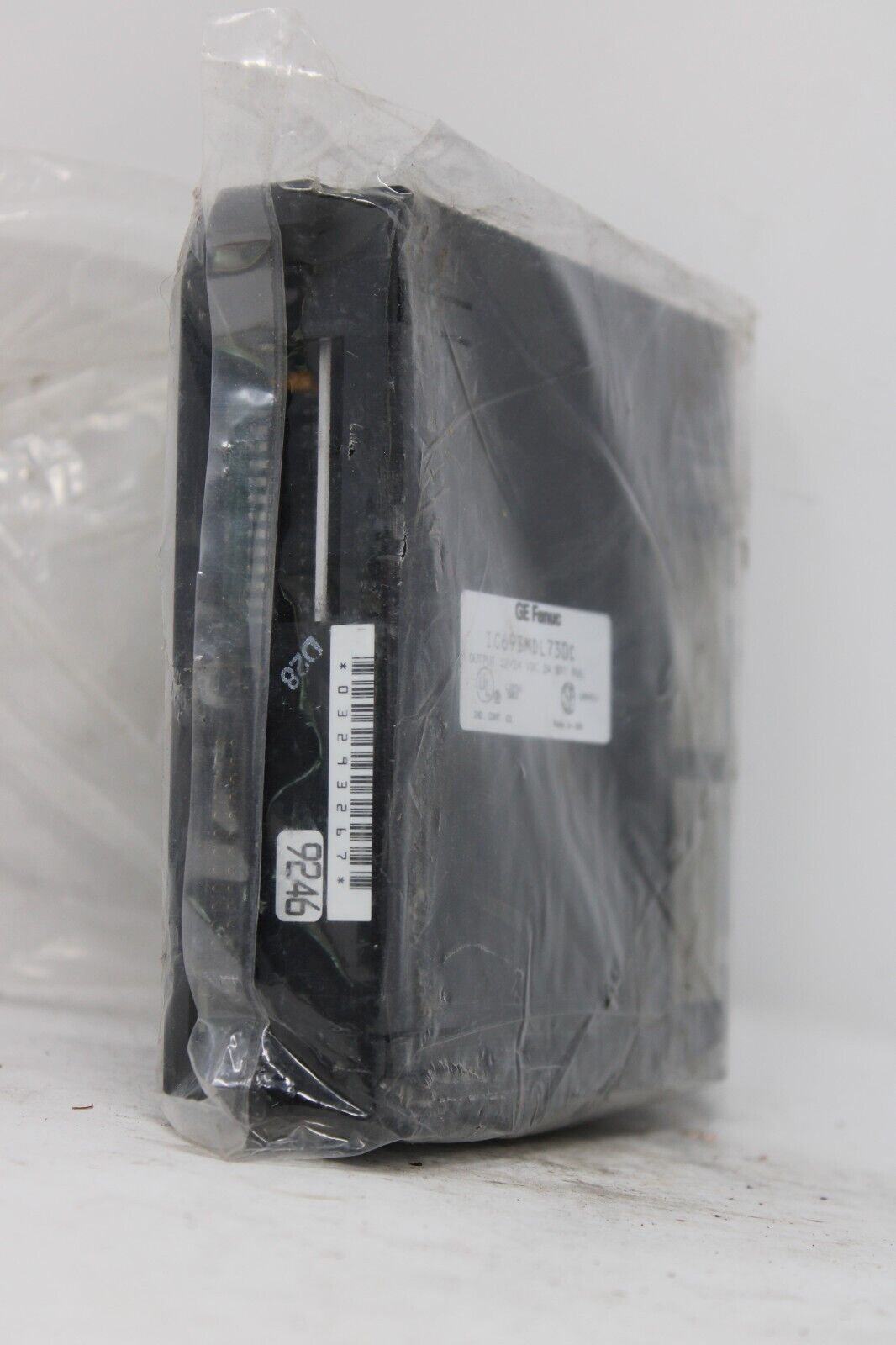 new GE Fanuc IC693MDL730C Output Module - GE FANUC