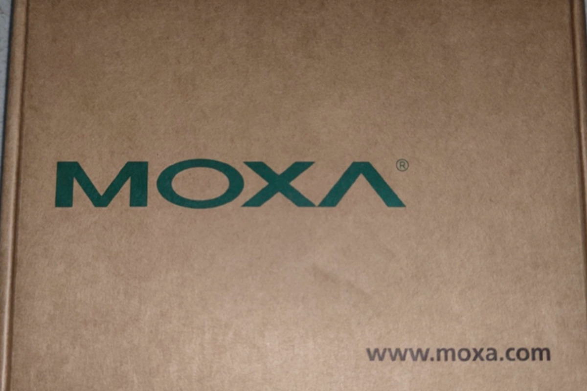 new  Moxa NPort5130 1-port Device Server Port RS422 485 serial port Moxa