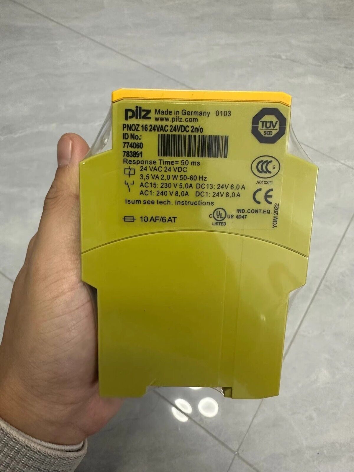 PILZ Safety Relay 24VAC/DC, 1PCS, PNOZ Model 774060 - BRAND: PILZ