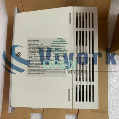 1PCS Mitsubishi MR-J2S-40B-EE085 SERVO AMPLIFIER 2.6A 3PH 400W