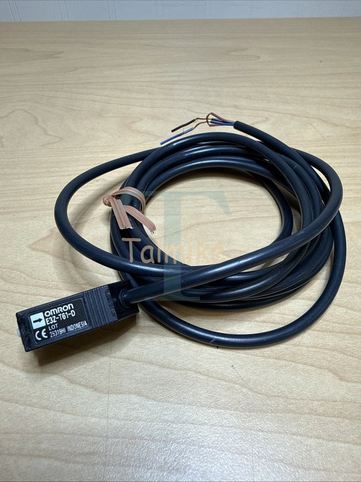 Omron E3Z-T61-D Thru-Beam Photoelectric Sensor