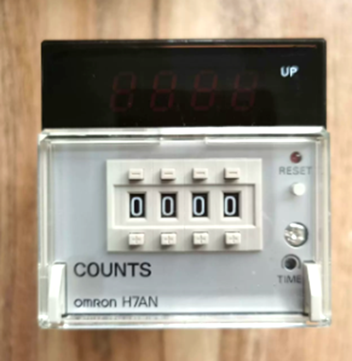 OMRON H7AN-4DM Digital Counter - OMRON