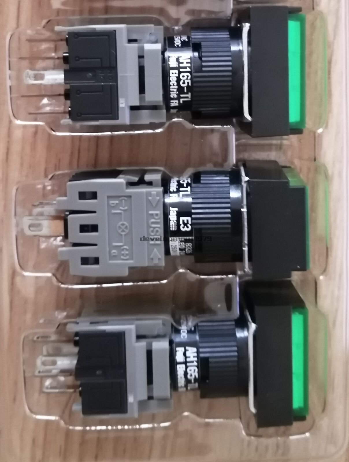 new 5PCS Green Pushbutton Command Switch 24VDC LED FUJI AH165-TLG11E3