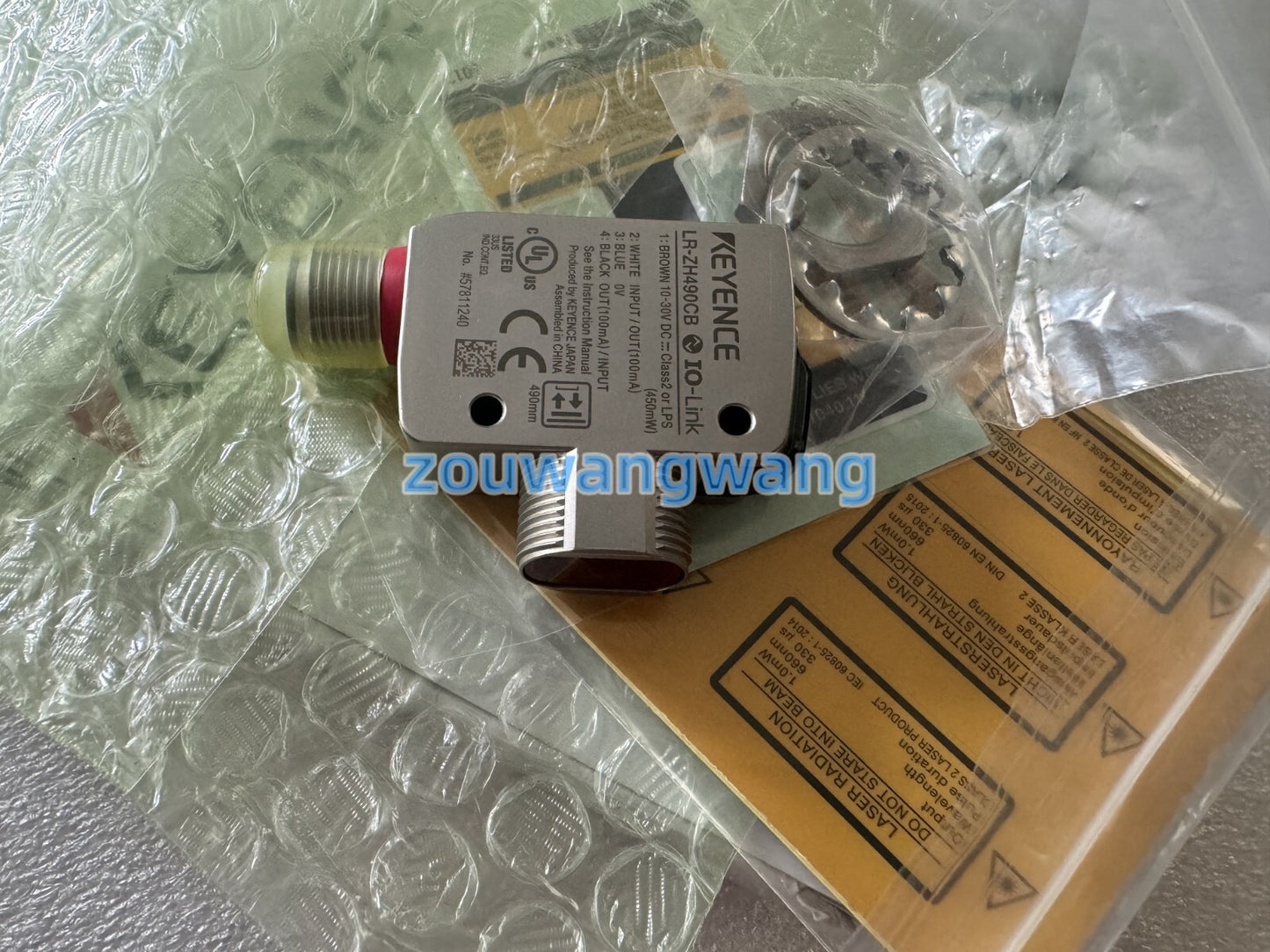 new  IN BOX Keyence LR-ZH490CB Sensor