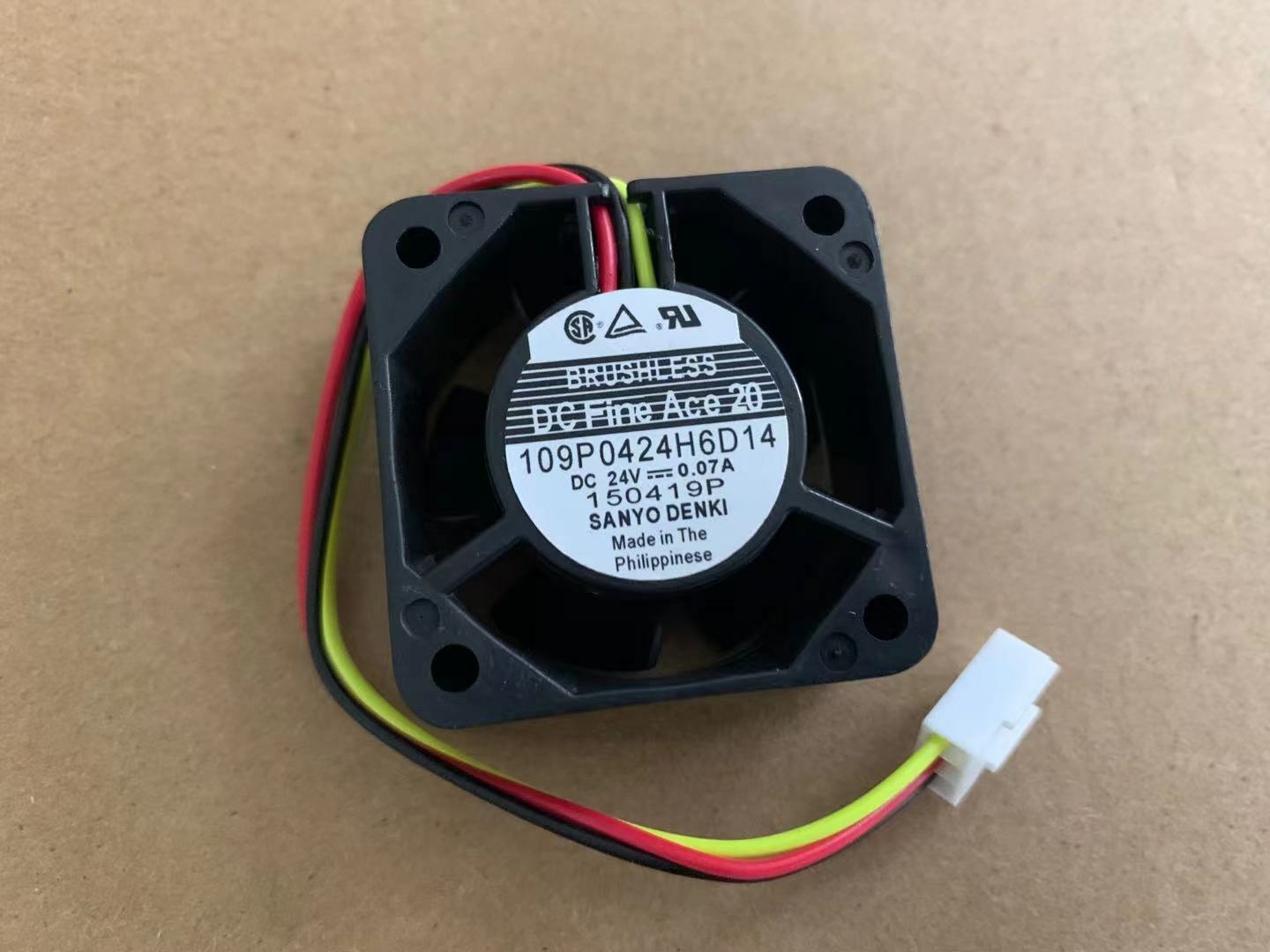 new Sanyo A90L-0001-0385#A 109P0424H6D14 24V 0.07A 3-pin dual ball server system fan