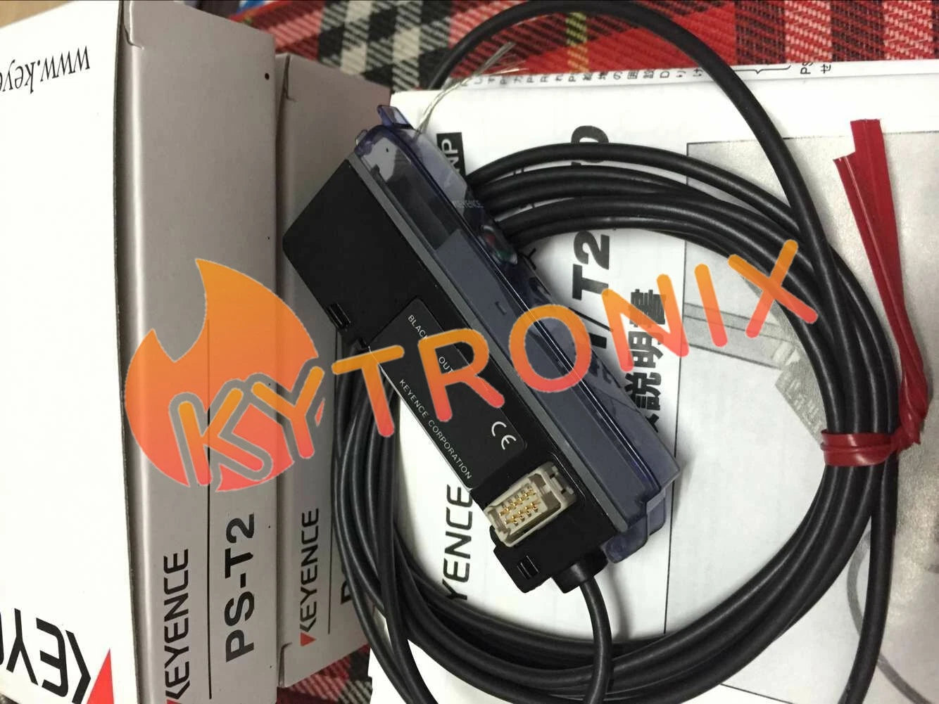 1 pcs KEYENCE PS-T2 Fiber amplifier sensor