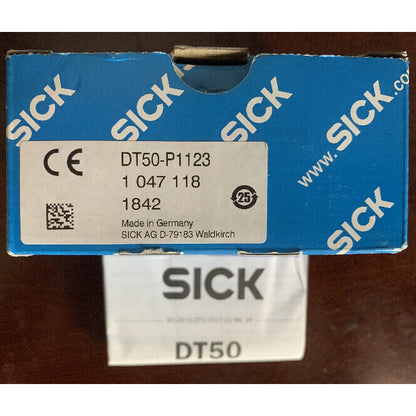 new SICK DT50-P1123 laser displacement sensor - SICK