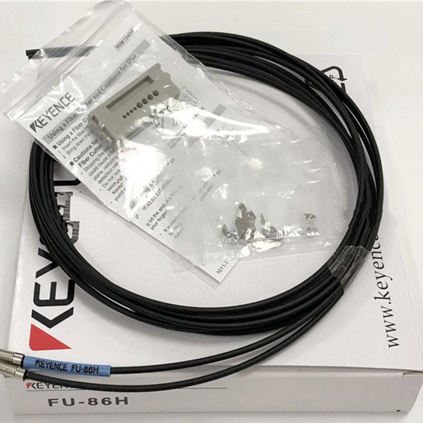 ONE KEYENCE FU-86H Fiber Optic Sensor - KEYENCE